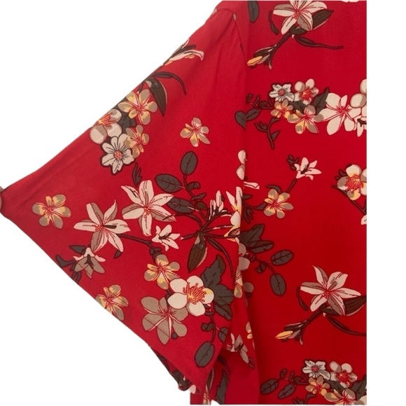 Simply Easy Floral-Print Tie-Front Top - Picture 5 of 11